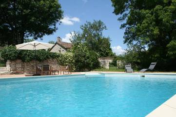 Gîte pour 2 personnes, avec jardin ainsi que piscine et terrasse, animaux acceptés à Saint-Capraise-d'Eymet