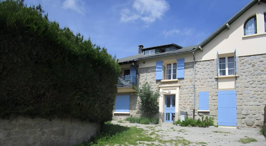 Maison de vacances 'Chambre pour 3 au rez-de-chaussée' avec vue montagne, terrasse partagée et Wi-Fi in Font-Romeu-Odeillo-Via, Parc naturel régional des Pyrénées catalanes