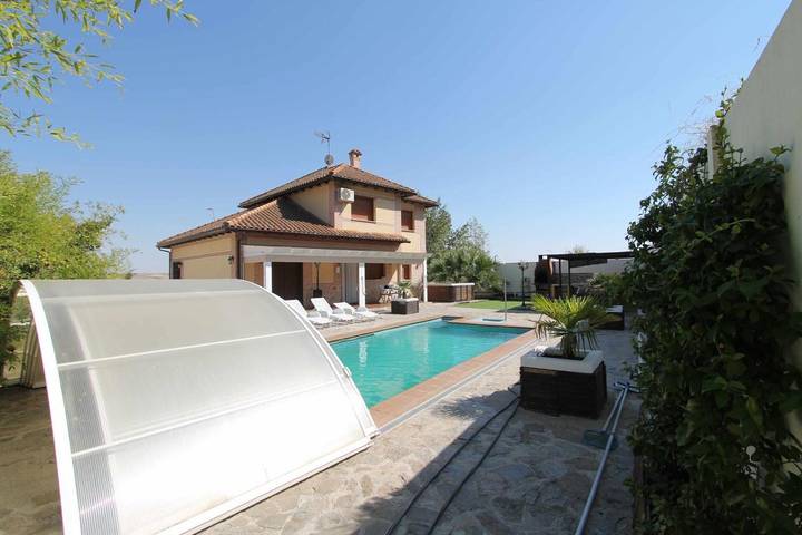 Casa rural para 18 personas, con jardín además de piscina y vistas, Se admiten mascotas en La Sagra - 4