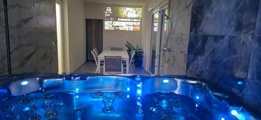 Gîte pour 9 personnes, avec jacuzzi et piscine à Muntzenheim