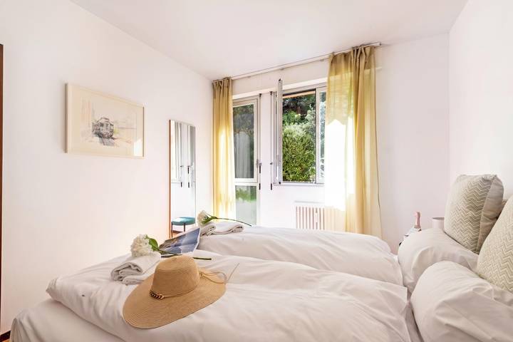 Ganze Wohnung, Residenza Panorama Bissone with Parking in Bissone, Luganersee