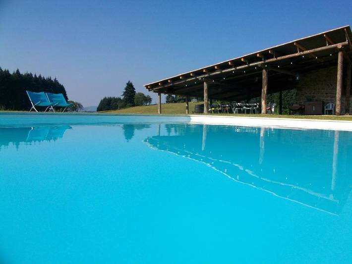 Cottage pour 15 personnes, avec vue ainsi que piscine et jardin à Saint-Appolinaire