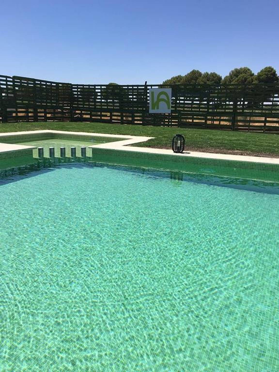 Estudio entero, Estudio encantador en Argamasilla de Alba / 90 m² / Piscina compartida in Argamasilla de Alba, Provincia de Ciudad Real