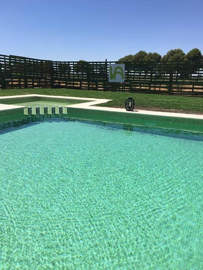 Estudio para 2 personas, con terraza además de jardín y piscina - 1