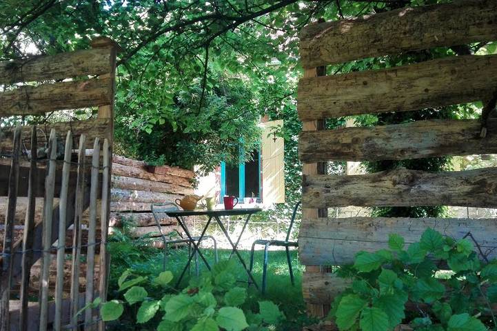Gîte pour 3 personnes, avec Terrasse et Jardin à Ampilly-le-Sec