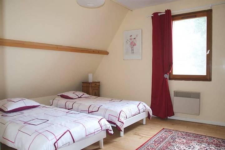 Location de vacances pour 6 personnes, avec terrasse et jardin à Sagelat - 2