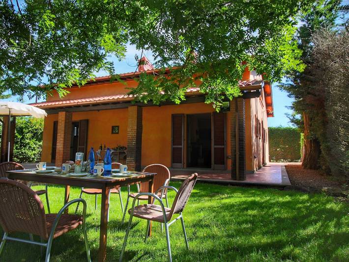 Location de vacances pour 6 personnes, avec Terrasse ainsi que Jardin et Piscine dans Abbadia di Montepulciano