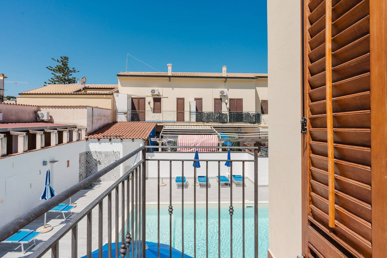 Apartamento entero, Apartamento 'Kairos' con piscina compartida, Wi-Fi y aire acondicionado in San Vito Lo Capo, Provincia de Trapani