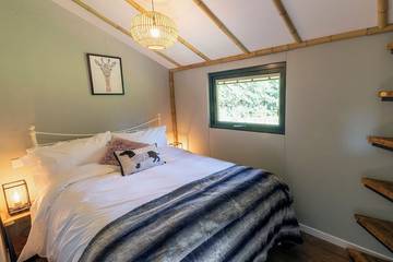 Glamping for 4 People in Stanton on the Wolds, Nottinghamshire, Photo 1