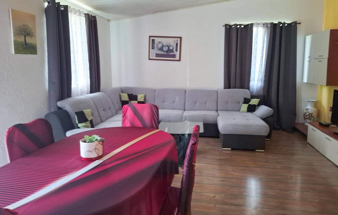 Ganze Ferienwohnung, Ferienwohnung für 6 Personen mit Terrasse in Marčana, Südküste Istrien