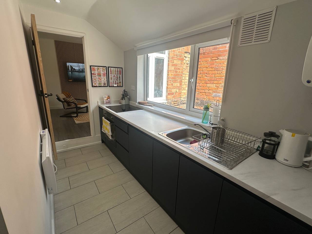 Entire holiday apartment, Green Lane 1-Bed Apartment - Sleeps 4 & Pets Ok in Leicester, Heart of England