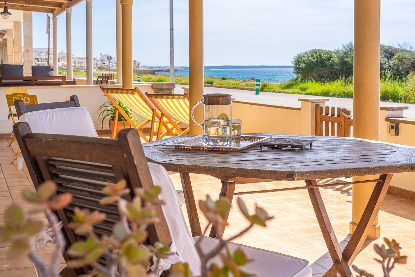 "Miramar Sa Rapita" con vistas al mar y a la montaña, jardín y terraza; aparcamiento disponible in Sa Ràpita, Campos