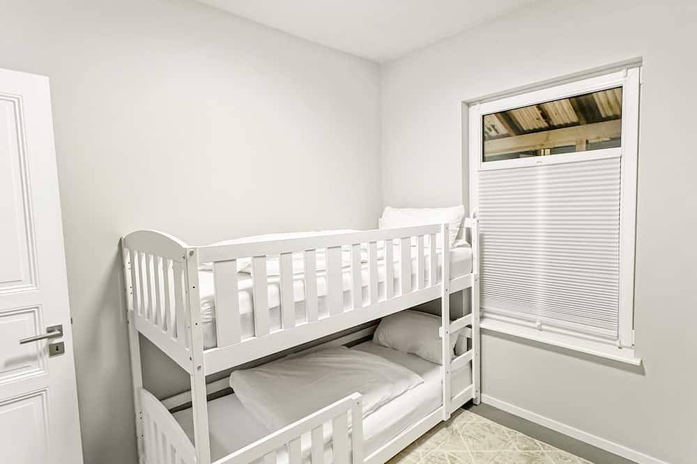 Ganze Wohnung, Elegant wohnen: Zentral, Hamburg & Ostsee in 30min + Terrasse & kostenlos parken in Ahrensburg, Kreis Stormarn