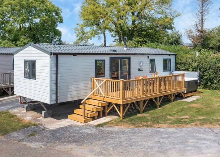 Glamping for 4 people in South-Wales