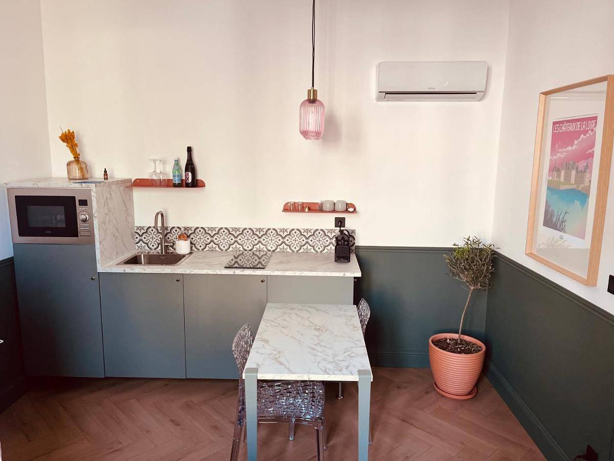 Appartement entier, Escapade Élégante climatisé in Longué-Jumelles, Vallée de la Loire