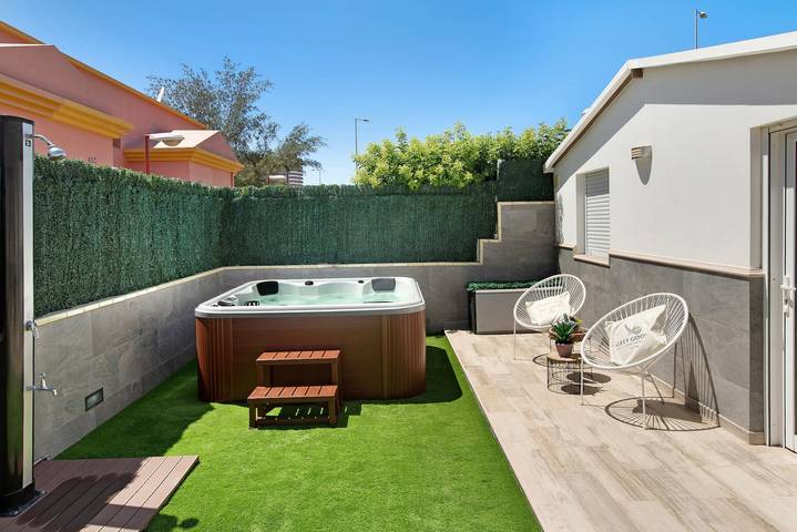 Chalet para 5 personas, con piscina para niños además de jardín y jacuzzi en Gran Canaria - 4