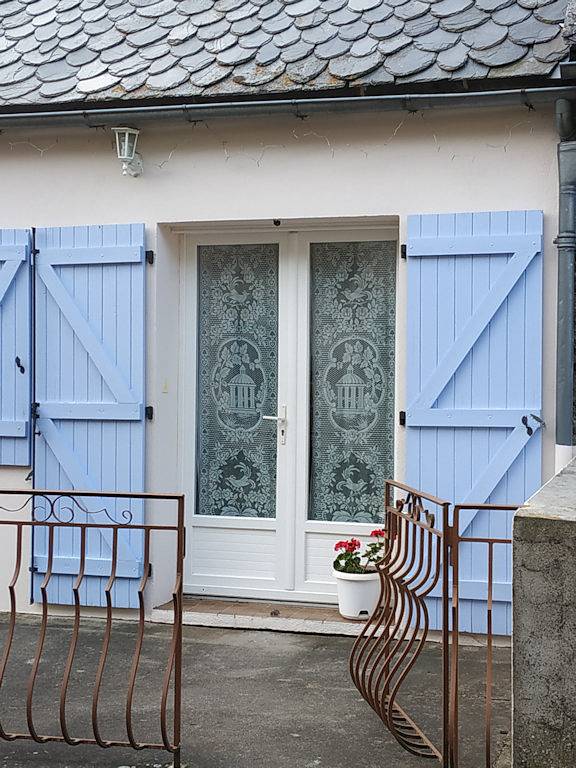 Gîte pour 3 personnes, avec terrasse dans Perpezat