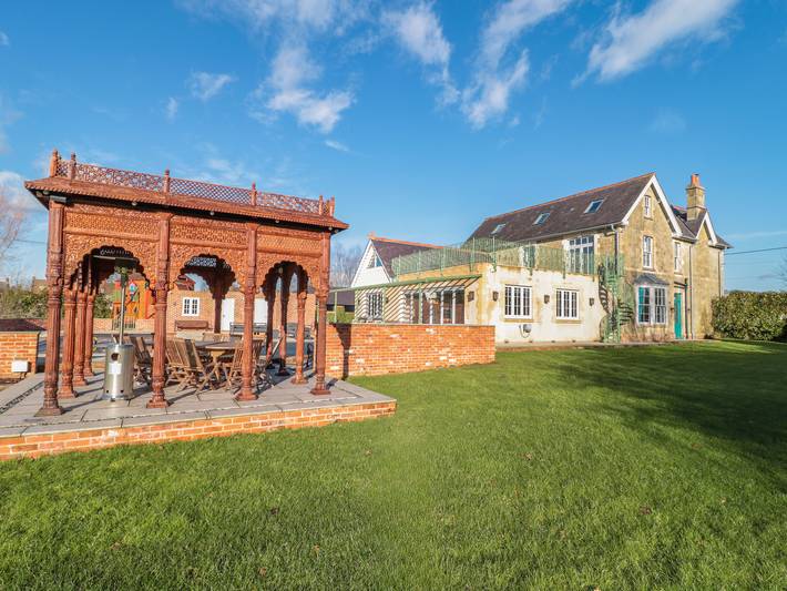 Holiday rental for 12 people, with garden and pool in Dorset