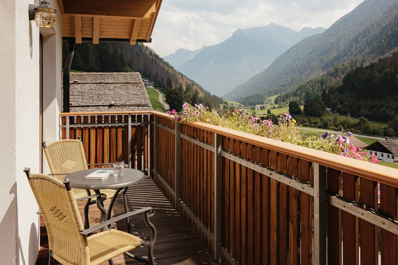 Ganze Wohnung, Ferienwohnung 'Zirm' mit Bergblick, privater Terrasse und Wlan in Mühlwald, Zillertaler Alpen