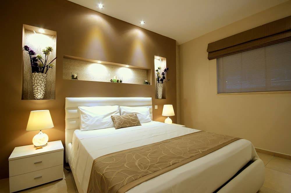 Ganze Wohnung, Elegante, gehobene und geräumige Eckwohnung mit 2 Schlafzimmern und Gemeinschaftspool in Tas-Sliema, Insel Malta