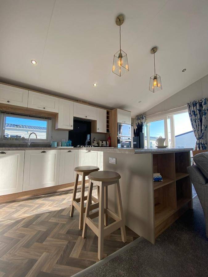 Entire apartment, Sea view 3 bedroom Lodge in Porthcawl, Bridgend region