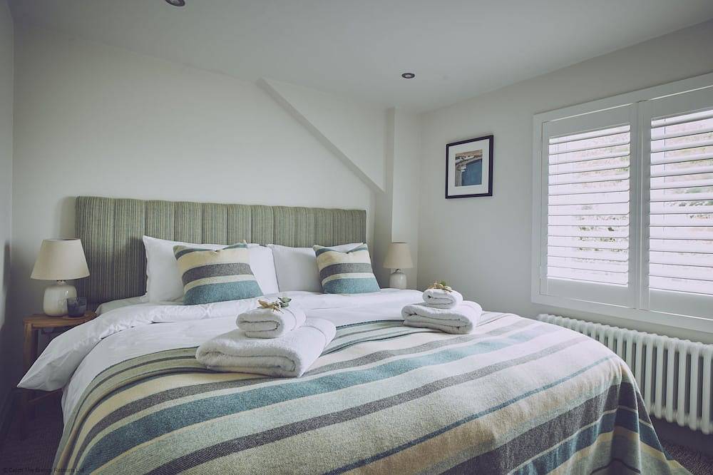 Driftwood - a pet friendly that sleeps 4 guests in 2 bedrooms in Craster, Northumberland