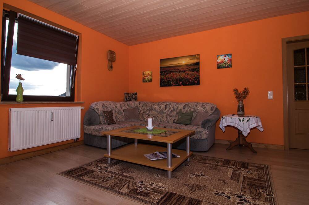 Ganze Wohnung, Erholung und Entspannung am Balkon des Erzgebirges in Bernsbach, Lauter-Bernsbach