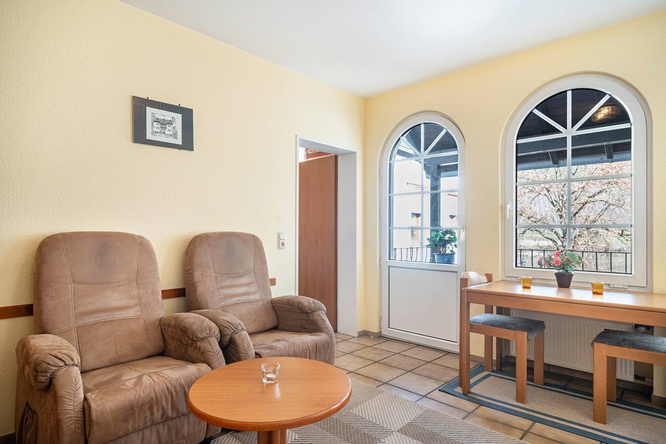 Ganze Wohnung, Apartment „Ferienwohnung 2“ mit Bergblick, Gemeinschaftsterrasse und Wlan in Wehlen (Rheinland-Pfalz), Bernkastel-Kues