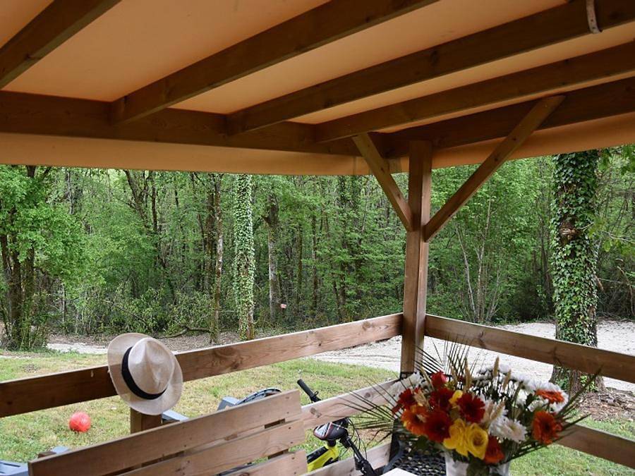 Camping La Chêneraie **** - Gîte 4 personnes - Cottage La Gariotte - 4 personnes - 2 chambres - Climatisé - Télévision - Lave-vaisselle - D in Saint-Géry-Vers, Parc Naturel Régional des Causses du Quercy