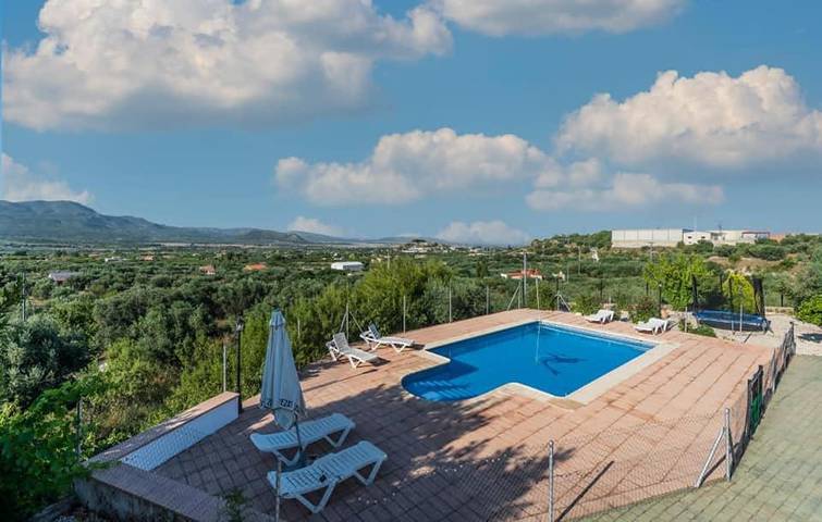 Casa de vacaciones para 21 personas, con Balcón y Terraza además de Jardín y Piscina en Moratalla