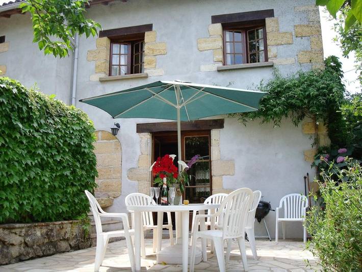 Location de vacances pour 5 personnes, avec piscine ainsi que jardin et vue à Barie - 2