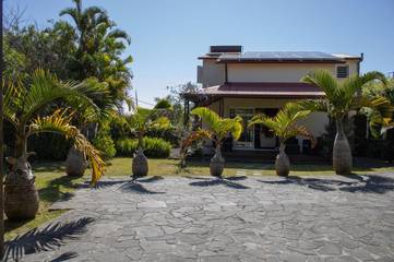 Location de vacances pour 6 personnes, avec jardin et vue dans Les Lianes