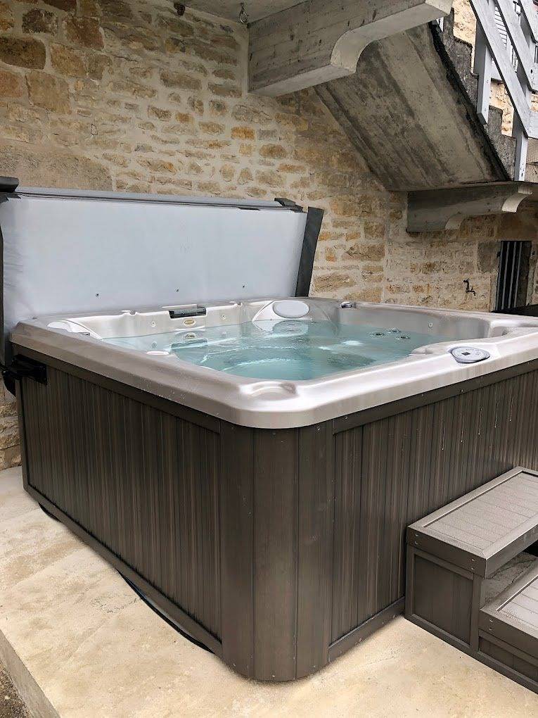 Chambre et table d'hôtes au Lavoir du Serein - L'Eventail in Saint-Germain-lès-Arlay, Jura