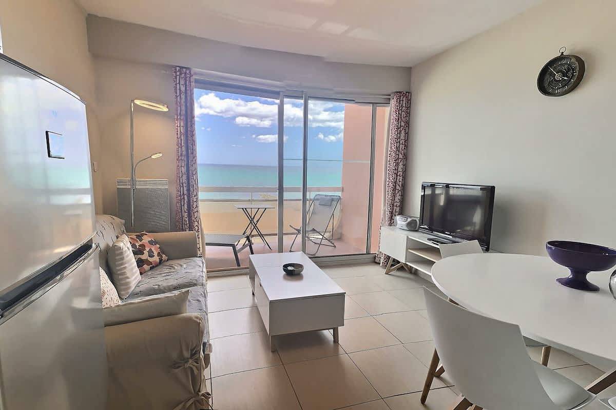 Entire apartment, Residence De La Plage – Sea View in Valras-Plage, Côte d'Améthyste