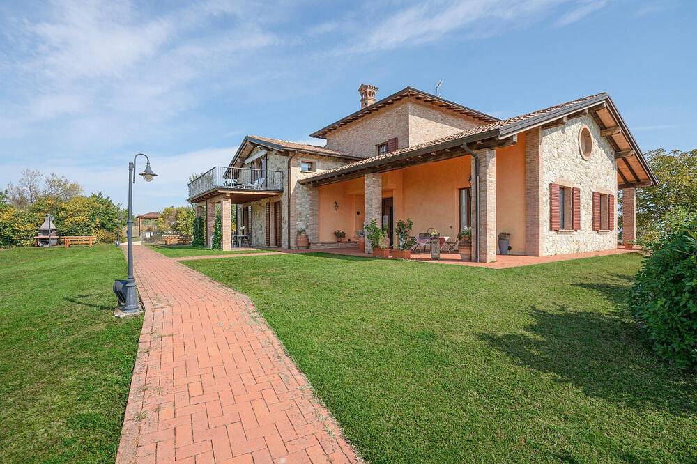 Geheel appartement, Mooi appartement in Salsomaggiore T. Pr in Salsomaggiore Terme, Provincie Parma