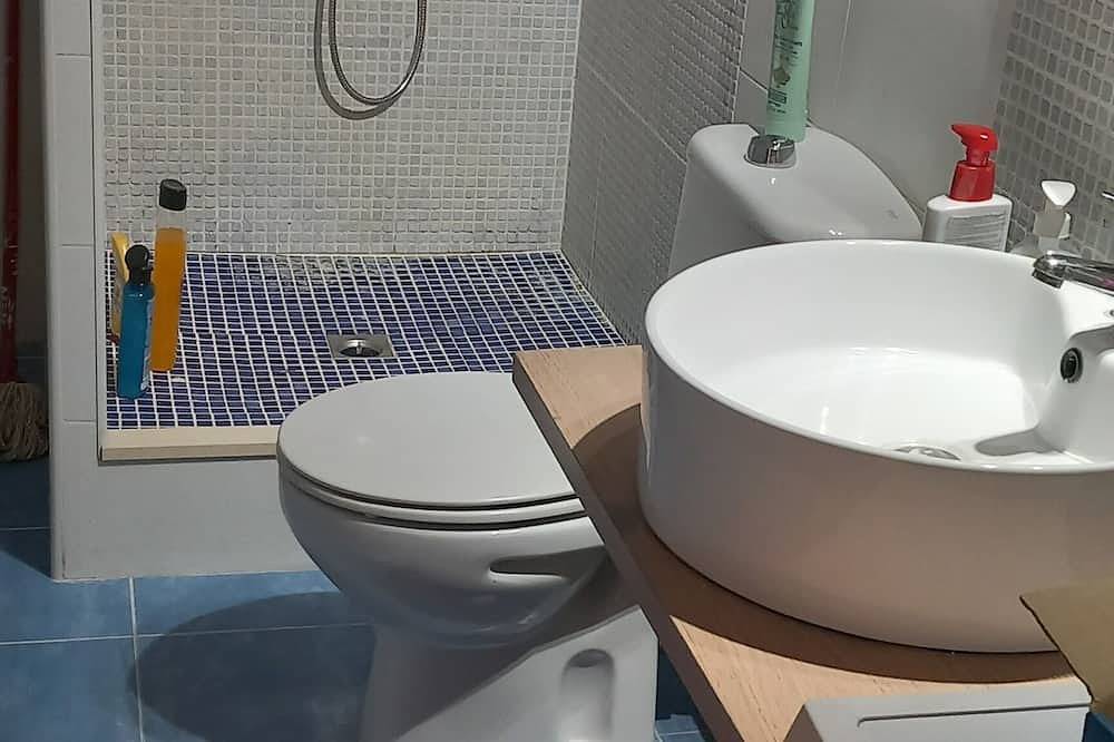Entire apartment, Cozy renovated appartment. Family friendly in Terrassa, Barcelona Inland