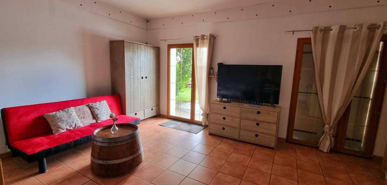 Appartement entier, One-Bedroom Apartment in Libourne, Région de Libourne