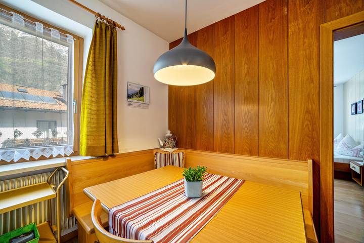 Entire apartment, Apartment 'Typ D Haus Pöder' with Mountain View, Shared Garden and Wi-Fi in Naturns, Ortler Alps