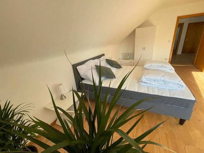Ferienwohnung für 6 Personen, mit Garten und Ausblick in Zirndorf - 2