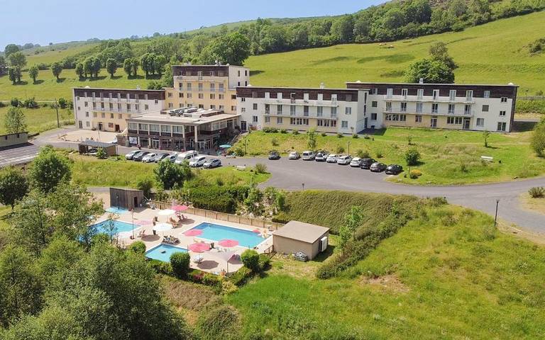 Club vacances pour 2 personnes, avec jardin ainsi que terrasse et piscine dans l' Aveyron