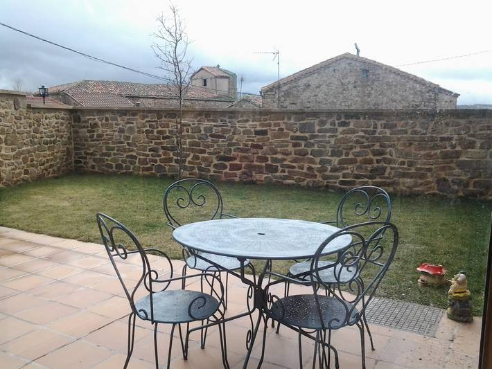 Casa rural 'Montes De Alhama' con vistas a la montaña, terraza compartida y Wi-Fi in Magaña, Provincia de Soria