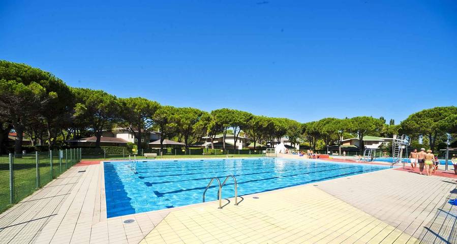Ferienhaus für 7 Personen, mit Balkon und Garten in Bibione