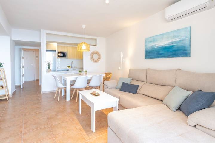 Apartamento entero, Frente al Mar: Terraza, Altura y Playa a 1 min in Platja Gran de Palamós (Calonge), Palamós