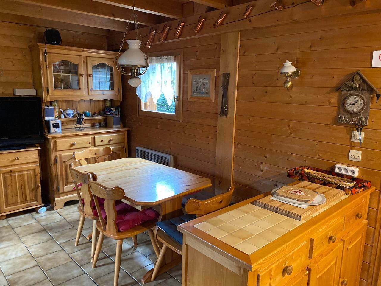 Chalet « 6p Clásico - L'ourson »: Vista a la Montaña, Terraza Privada y Wi-Fi in Verchaix, Region Bonneville