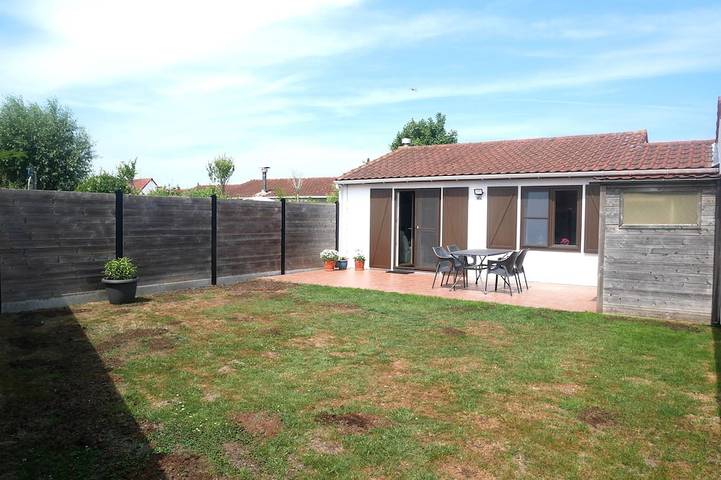 Ferienhaus für 4 Personen, mit Terrasse und Pool