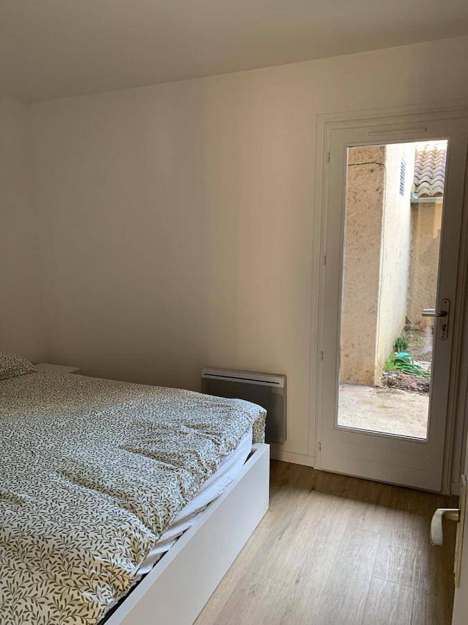 Appartement entier, Appartement au coeur du village au rez de chaussée in Castéra-Verduzan, Gers