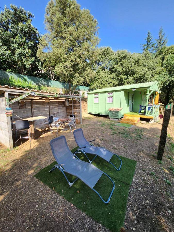 Gîte pour 4 personnes, avec vue ainsi que jardin et balcon à Petreto-Bicchisano