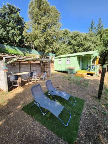 Maison de campagne pour 4 personnes, avec balcon ainsi que vue et jardin à Petreto-Bicchisano