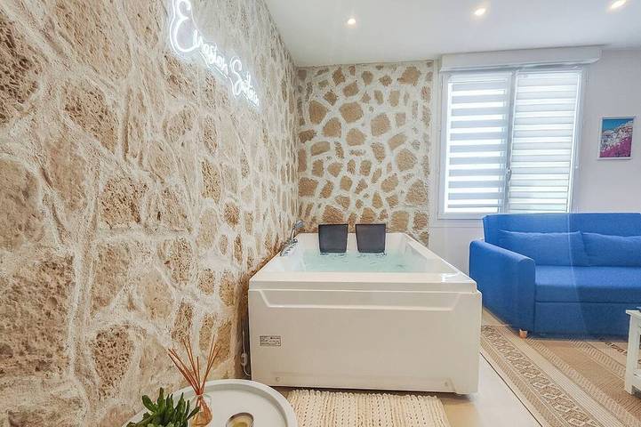 Location de vacances pour 4 personnes, avec jacuzzi et piscine, animaux acceptés à Le Havre