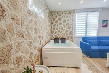 Ferienwohnung für 4 Personen, mit Whirlpool und Pool, mit Haustier in Le Havre